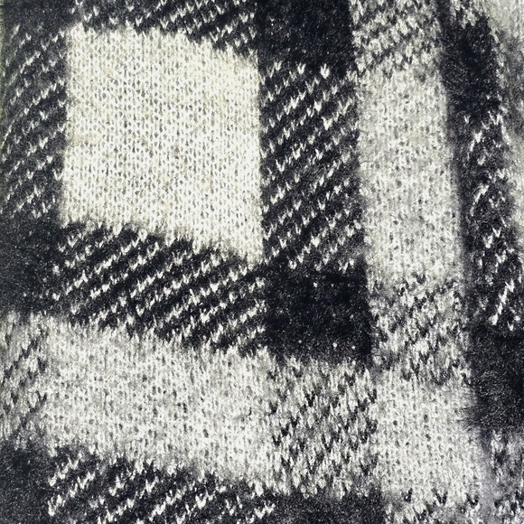 🔵Time & Tru Black Grey Plaid Eyelash Patterened Print Button Up Cardigan Large - Picture 8 of 10